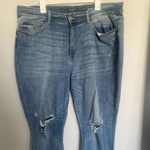 Judy Blue Light Wash Raw Hem Capris